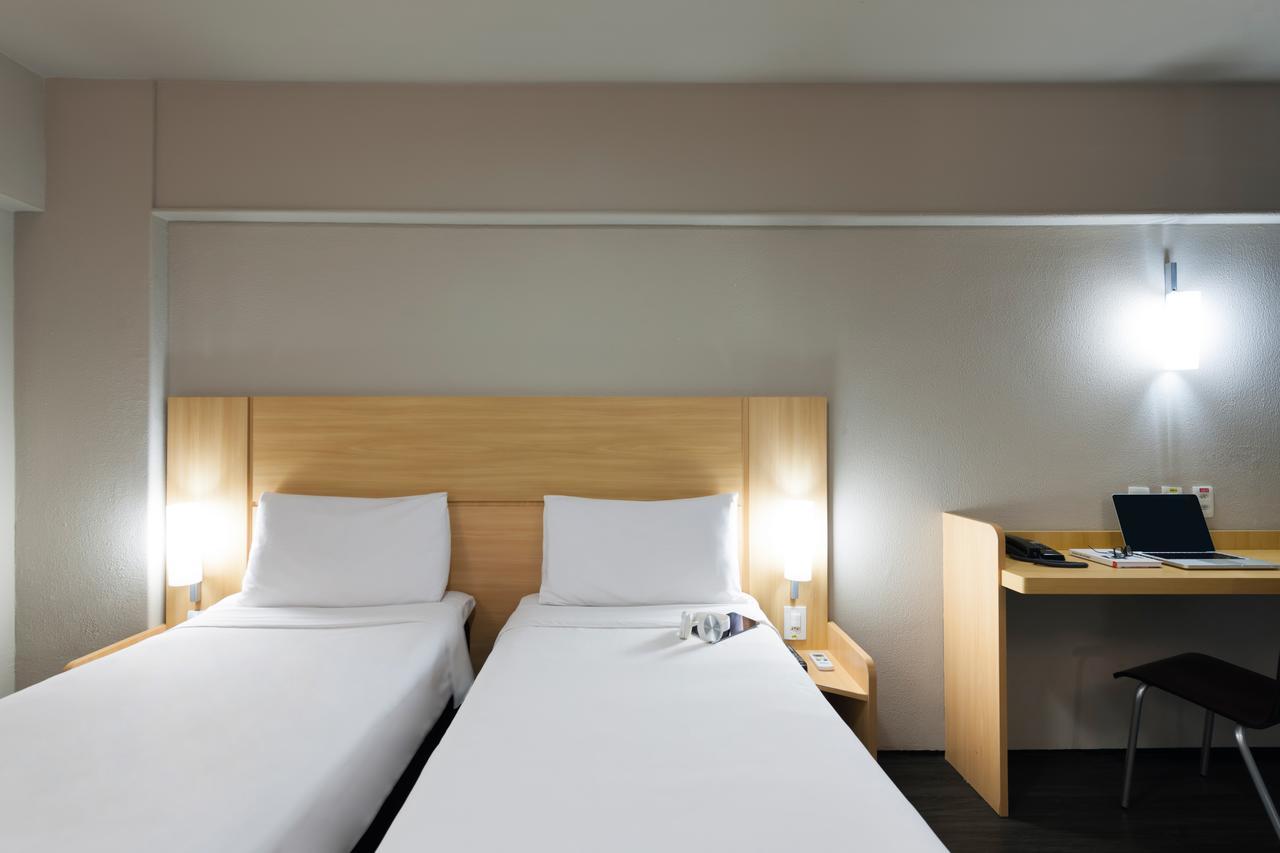 Quarto Twin Standard