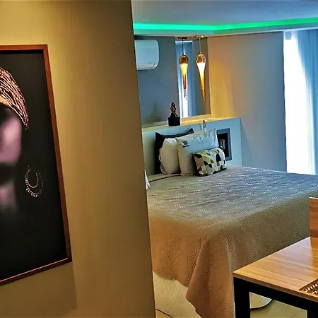 Seaflats Iate Plaza Hotel-2